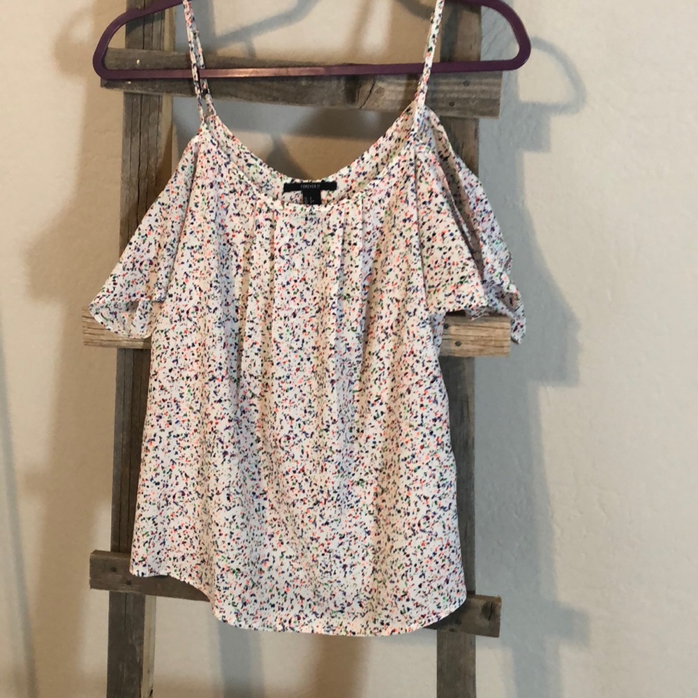 Off shoulder sleeves with small straps